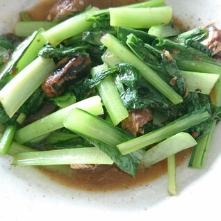 イワシの味噌煮缶と小松菜の炒め物